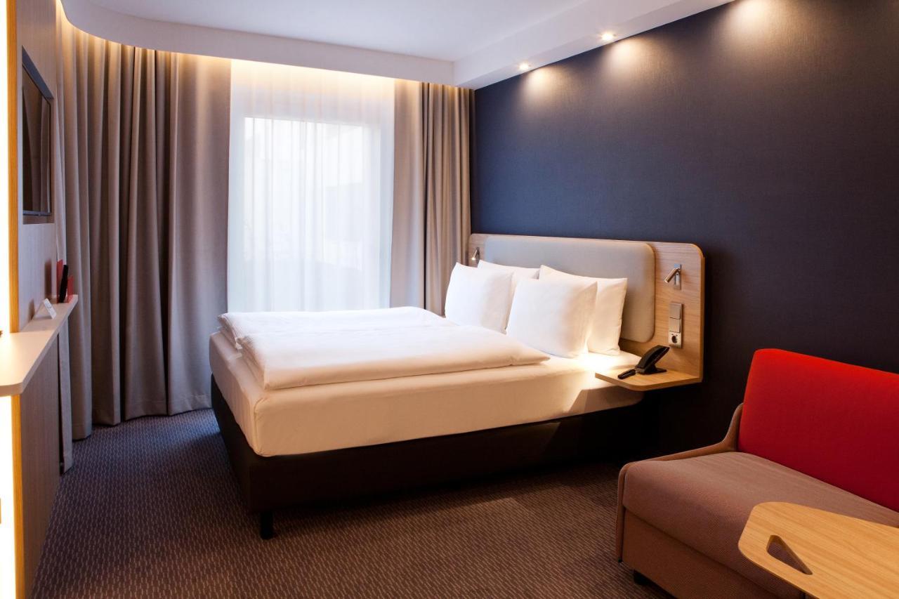 Holiday Inn Express Bochum By Ihg Exterior photo