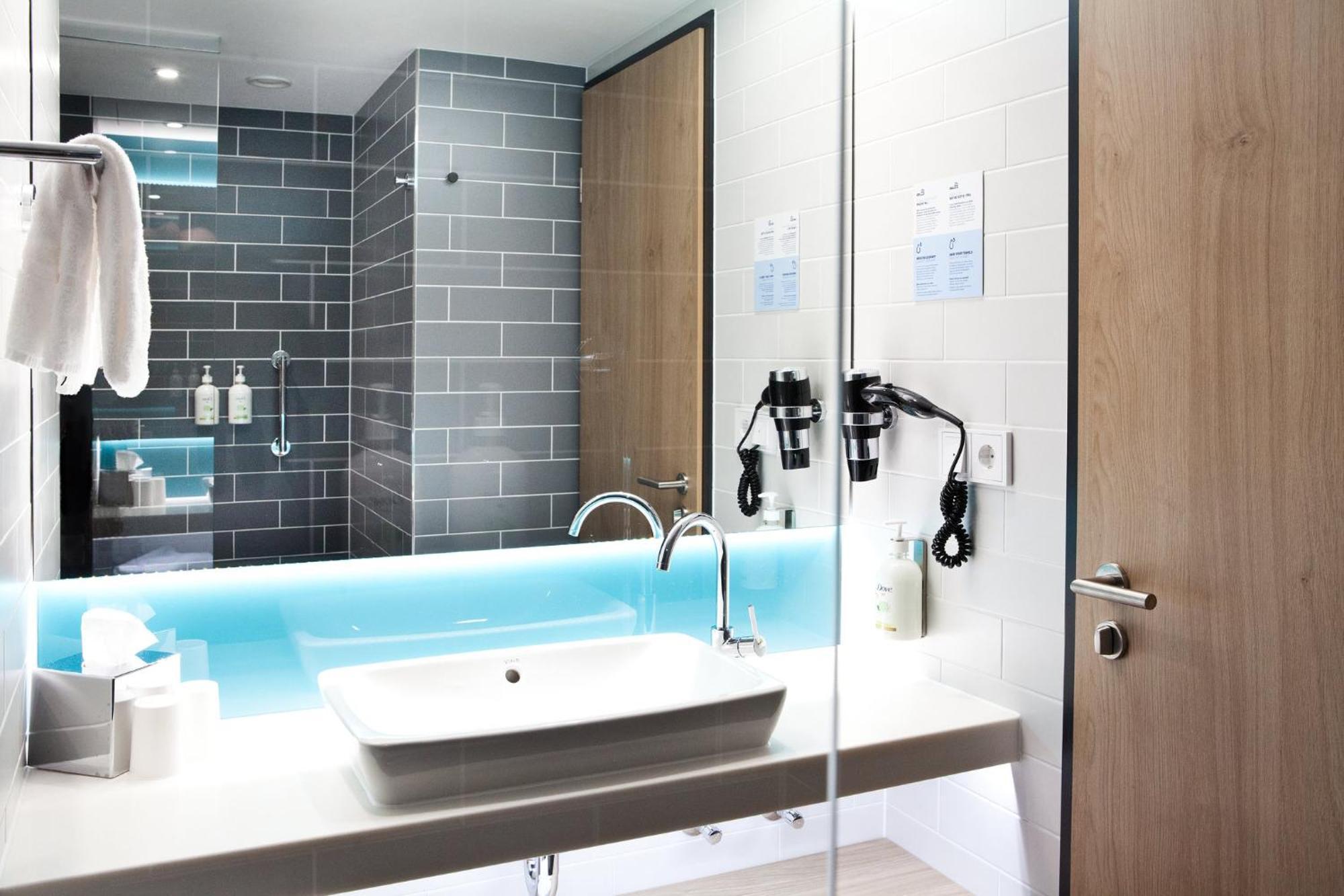 Holiday Inn Express Bochum By Ihg Exterior photo